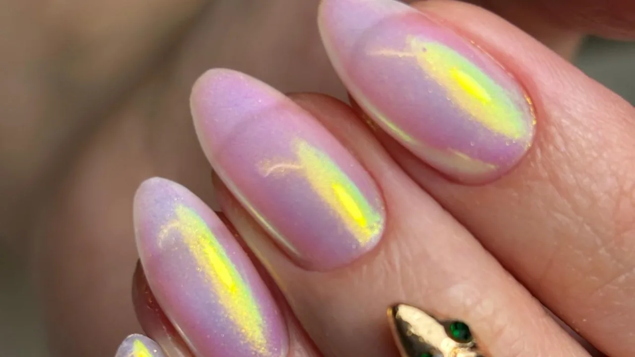 Lilac and yellow chrome almond nails
